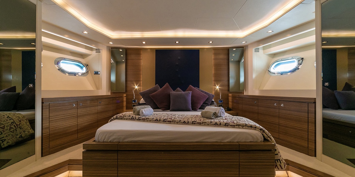 Аренда мега яхты 	Italcraft 105 Alemia В Италии